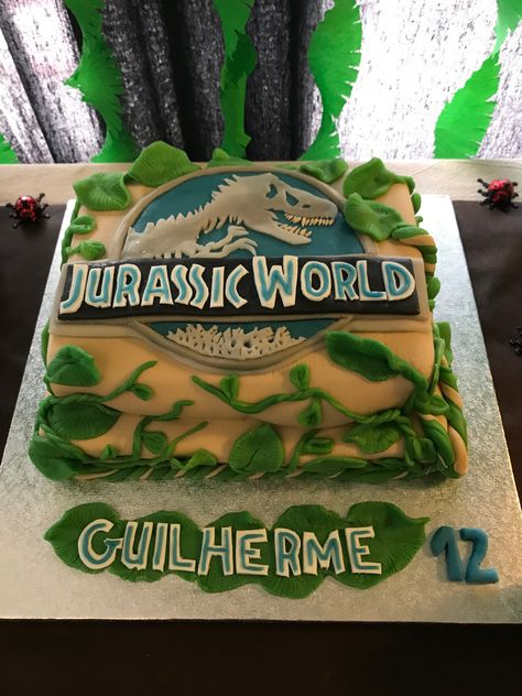 Diy 1st Birthday Cake, Jurassic World Cake, World Cake, Lego Jurassic, World Party, 1st Birthday Cake, Homemade Desserts, 7th Birthday, Jurassic World