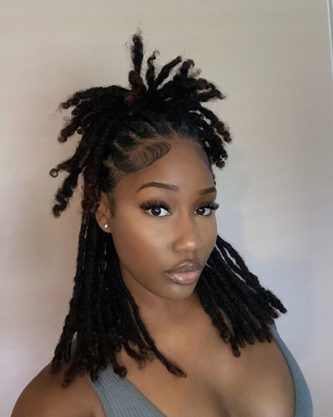 Pretty Dreads, Short Locs Hairstyles, Dreadlock Styles, Black Women Makeup, Hair Flip, Hair Laid, Locs Hairstyles, Faux Locs, Hair Envy