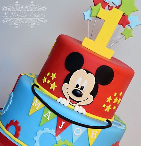 Bolo Do Mickey Mouse, Cakes Disney, Mickey Birthday Cakes, Mickey Mouse Clubhouse Cake, Nemo Disney, Mickey Mouse Birthday Theme, Disney Parties, Mickey Cake, Mickey 1st Birthdays