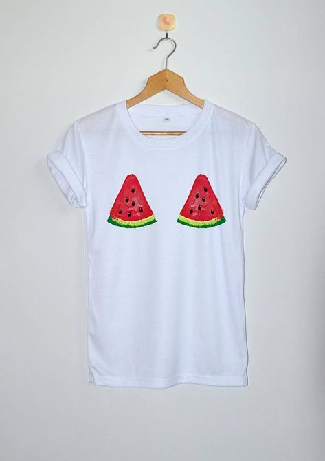 Printed Tshirt Outfit, Funny Watermelon, Watermelon T Shirt, Watermelon Shirt, T Craft, Fabric Paint Diy, Creative Clothes, Paint Shirts, Tshirt Printing Design