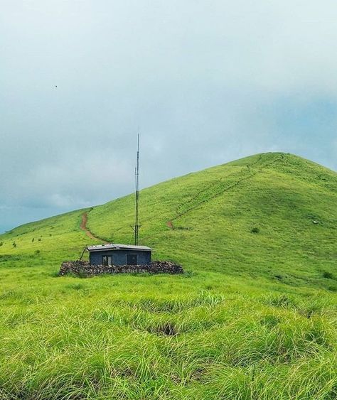 Ranipuram kerala's ootty Ranipuram Kerala, Kerala, Photography Ideas, Golf Courses, Photography, Quick Saves