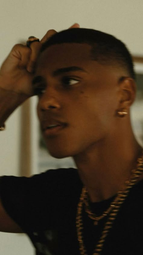 Heirs Zodiac Academy, Keith Powers Wallpaper, Caroline Peckham, Keith Powers, Light Skin Men, Zodiac Academy, Dark Skin Boys, Dark Skin Men, Black Men Hairstyles