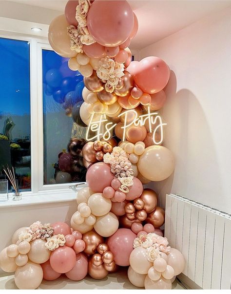 Corner Balloon Garland, Mother’s Day Balloon Garland, Balloons Art, 40 Balloons, Travel Baby Shower Theme, Deco Ballon, Birthday Flowers Bouquet, Travel Baby Showers, Mom Party