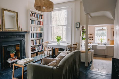 A Small London Apartment Filled with Books Victorian Room, Light Gray Cabinets, Airbnb Design, White Subway Tiles, Flat Interior, Victoria Park, London Apartment, Spacious Kitchens, Built In Cabinets