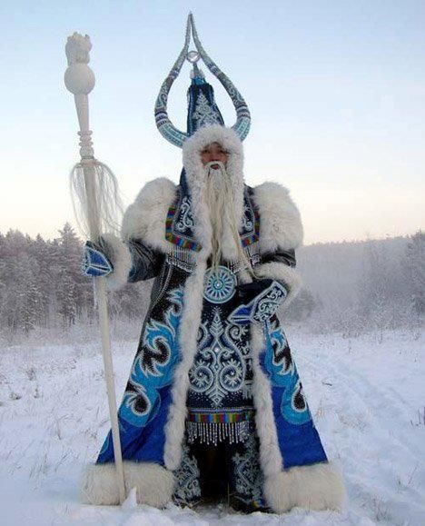 Chysh Khan, the Winter King. Northeast Siberia.  An adaptation of this coat could be very stylish.  The hat might be good for the Queen's granddaughters. Santa Klaus, Russian Santa, Saint Nicholas, We Are The World, Ancient Aliens, Winter Solstice, People Of The World, World Cultures, 인물 사진