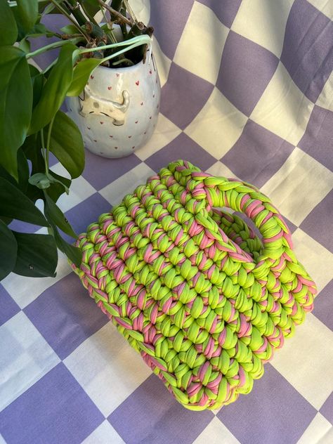 Cute Green Pink Lime Crochet handbag, handmade bag Lime Crochet, Crochet Hand Bag, Crochet Outfit, Knit Inspiration, Pink Tote Bag, Crochet Handbag, Random Inspiration, Crochet Inspo, Pink Tote Bags