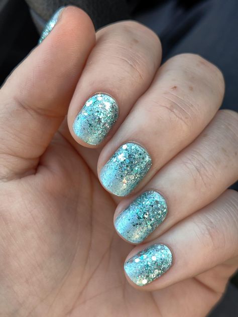 A World To Sea Color Street, Sea Breeze Color Street, Pretty Dip Nail Colors, Color Street Layering Ideas, Breeze Color, Nail Combos, Beach Nail Designs, Beach Nail, Polish Ideas