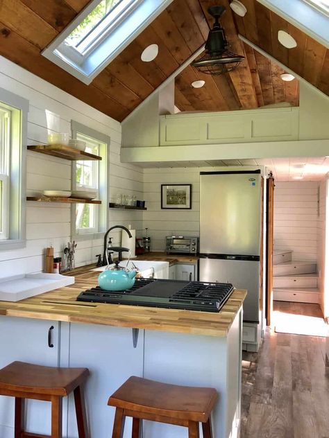 Tiny House Rentals, Wohne Im Tiny House, Tiny House Vacation, Tiny Houses For Rent, Tiny House Interior Design, Shed To Tiny House, Tiny House Loft, Tiny House Inspiration, Tiny House Floor Plans