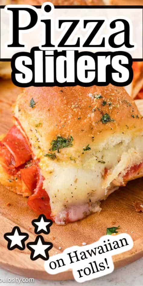 These homemade pizza sliders are on Hawaiian rolls and are so awesome for a party or even a family-friendly dinner idea! Hawaiian Roll Recipe, Pizza Sliders Hawaiian Rolls, Hawaiian Roll Pizza, Pepperoni Sliders, Beach Food Ideas, Sliders Hawaiian Rolls, Sliders On Hawaiian Rolls, Pizza Sliders, Roll Sliders