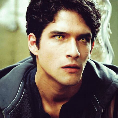 Tyler Posey: THIS HOTTIE!!!!!!!!!!!!!!!! Scott Teen Wolf, Michael Angarano, Teen Wolf Imagines, Wolf Tyler, Wolf Team, Teen Wolf Scott, Robbie Amell, Beacon Hills