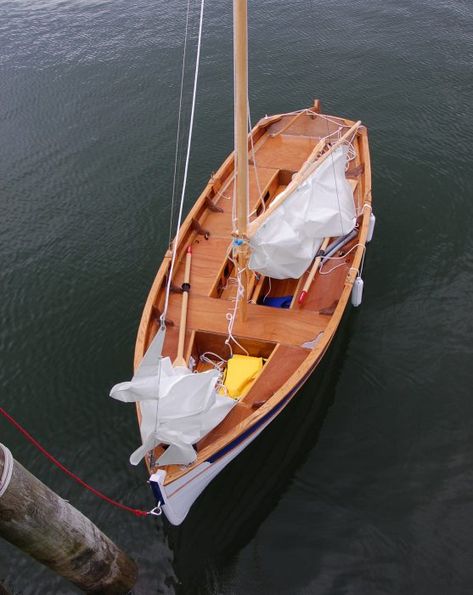 The gunter rig requires standing rigging—a forestay to a stemhead fitting and shrouds to the forward pair of oarlocks—but both the schooner and the ketch rig have freestanding masts. #smallboats #sailboat #sailing #penobscot17 #rowing #rowboat Dinghy Cruising, Sailboat Plans, Sailing Dinghy, Boat Restoration, Wooden Sailboat, Small Sailboats, Old Sailing Ships, Small Crafts, Wooden Boat Building