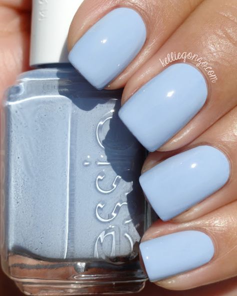 "Something Blue" Nail Polish by Essie in Saltwater Happy - Bridal Nail Ideas - Bridal Makeup {Essie} Light Blue Nail Polish, Light Blue Nails, Smink Inspiration, Blue Nail Polish, Blue Nail, Disney Nails, Essie Nail, Neon Nails, Bridal Nails