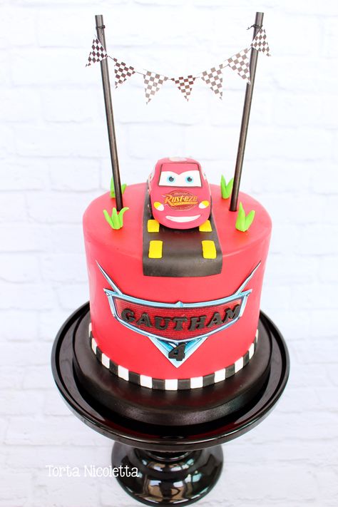 Cars mc queen cake Mc Queen Car Cake, Car Cake Ideas, Mc Queen Cars, Lightning Mcqueen Cake, Queen Cake, Mcqueen Cake, Cars Cake, Queen Cakes, Mc Queen