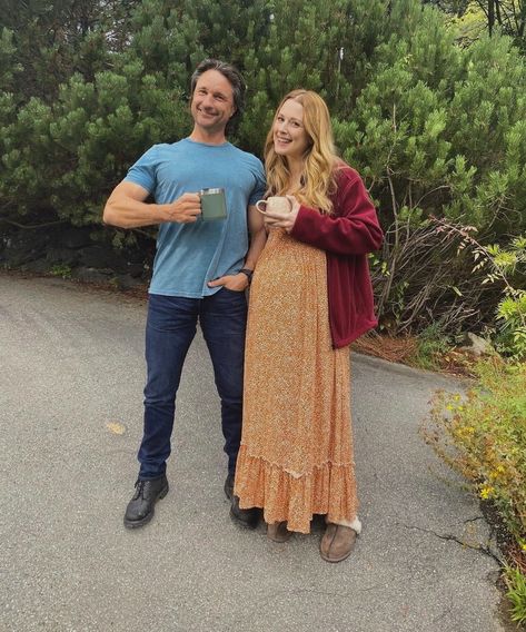 [Martin Henderson][Alexandra Breckenridge] Martin Henderson, Alexandra Breckenridge, Virgin River, Lizzie Mcguire, Hallmark Movies, Smallville, Fav Celebs, Best Couple, Gilmore Girls