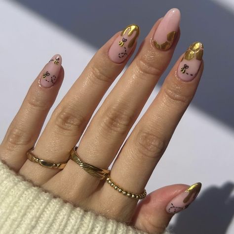 Honey Nails, Gold Chrome Nails, Bee Nails, Orange Nail Designs, Nail Store, Gold Nail Designs, Seasonal Nails, Almond Nails Designs, Builder Gel