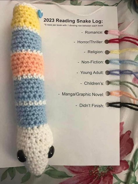 Crochet Snake Pattern Free, Snake Crochet Pattern, Random Crochet, Quick Crochet Patterns, Small Crochet, Crochet Business, Crochet Design Pattern, Reading Log, Beginner Crochet Projects