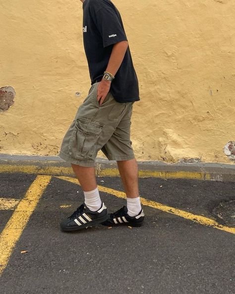 Adidas Superstar Outfit Men, Summer Jorts, Adidas Superstar Outfit, Superstar Outfit, Black Superstar, Baggy Outfit Ideas, Future Man, Guys Fits, Colorful Eggs