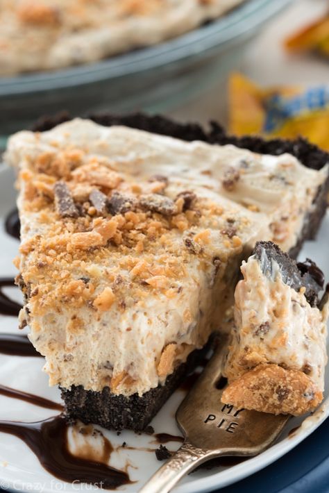 Easy No Bake Butterfinger Ice Cream Pie Butterfinger Ice Cream, Butterfinger Pie, No Bake Pie, Ice Cream Pie Recipe, Cream Cake Recipe, Ice Cream Pie, Crazy For Crust, Ice Cream Cake Recipe, Oreo Recipes