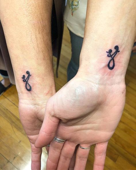 Small Tattoos Mother Daughter, Mother Daughter Infinity Tattoos, Mother Daughter Symbol, Matching Family Tattoos, Mom Daughter Tattoos, Small Matching Tattoos, Christian Sleeve Tattoo, Daughter Tattoo, Family Tattoo Designs