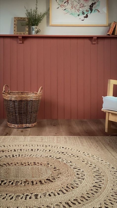 A panelled wall with a shelf. A cup full of fresh rosemary and a mirror on the shelf reflecting a pendant light and a painting. Light Airy Bedroom, Small Room Inspo, Tounge And Groove, Slaked Lime, Hallway Panelling, Tongue And Groove Walls, Wall Panels Bedroom, Hallway Makeover, Bathroom Paneling