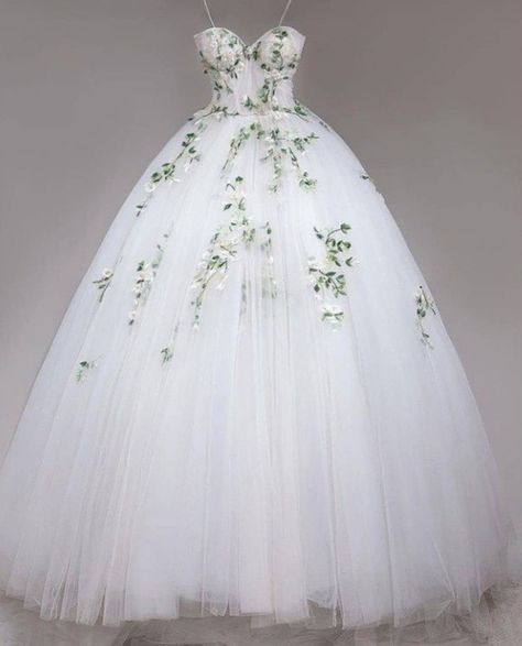 Queen Wedding Dress, Fairy Wedding, Wedding Dresses With Flowers, Fantasy Dresses, Fantasy Gowns, Fairytale Dress, Wedding Gowns Lace, Applique Dress, Wedding Dress Inspiration