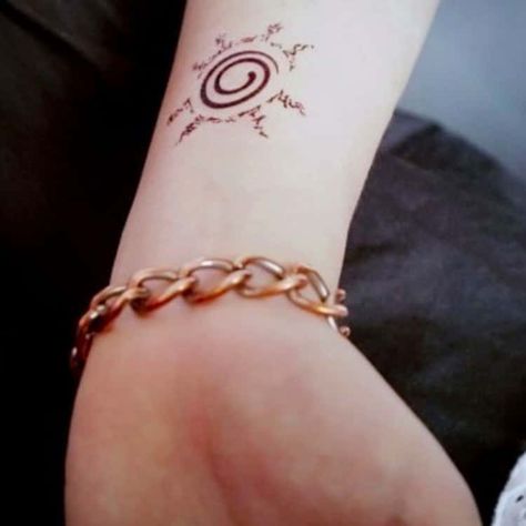 27 Minimalist Naruto Tattoos That Subtly Pay Homage Tato Naruto, Tato 3d, Tato Henna, Marquesan Tattoos, Naruto Tattoo, Samoan Tattoo, Hawaiian Tattoo, Disney Tattoo, Geniale Tattoos