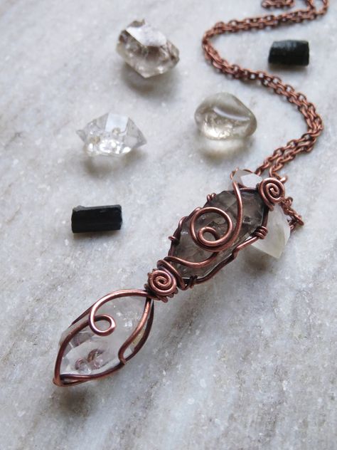 a super powerful & protective healing crystal necklace crafted with 2 stacked double terminated quartz crystals, the top one being a DT smoky quartz & the bottom one a herkimer diamond. carefully wrapped in antiqued copper wire, comes on your choice length of chain ✨ Blue Lace Agate Earrings, Raw Quartz Necklace, Copper Crystal, Raw Quartz, Smoky Quartz Crystal, Quartz Crystal Necklace, Agate Earrings, Diamond Quartz, Necklace Craft