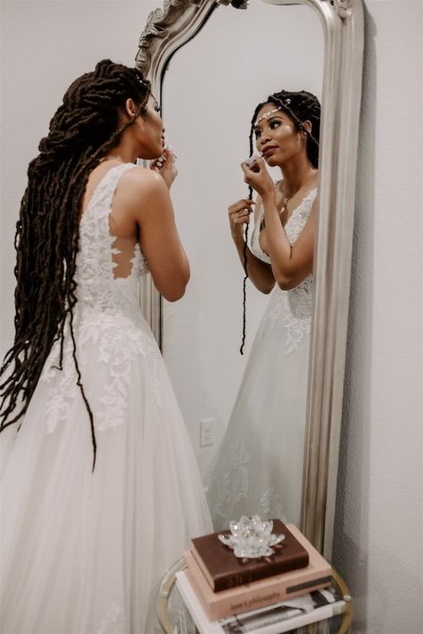 Protective Style Wedding Hair, Goddess Locs Wedding Hairstyles, Loc Hairstyle Wedding, Black Brides With Natural Hair, Boho Black Bride, Black Brides With Braids, Black Brides With Locs, Black Wedding Hairstyles Braids, Knotless Braids Wedding Hairstyles