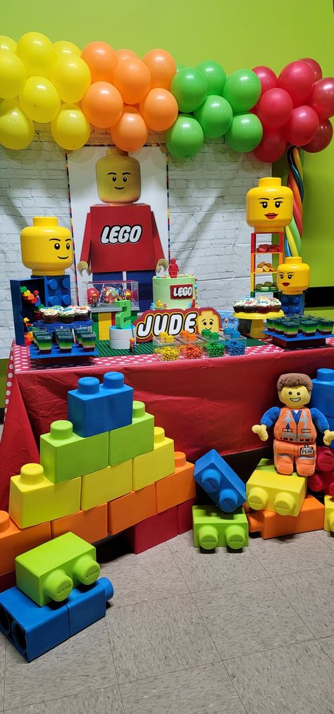 Lego Land Birthday Party, Lego Playground, Lego Movie Party, Lego Ninjago Birthday, Kids Party Planning, Pj Masks Birthday Party, 7 Birthday, Ninjago Birthday, Ninja Birthday