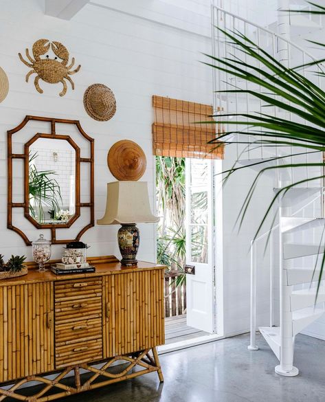 Old Florida Decor, Home Decor 2023, Florida Decor, White Exterior Houses, Modern Coastal Home, Coastal Interior, Decor 2023, Cottage Renovation, Bamboo Furniture