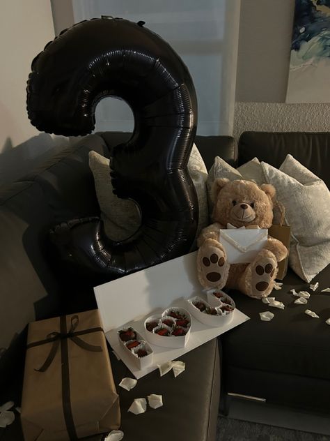 Anniversary surprise for boyfriend, gifts for bf, room surprise, gift ideas, chocolate arrangement, roses, flowers, teddy bear, gifts, balloons Bf Room Surprise, Bf Birthday Gifts, Gift Ideas Chocolate, Surprise For Boyfriend, Surprise Gift Ideas, Gifts For Bf, Room Surprise, For Boyfriend Gifts, Anniversary Surprise