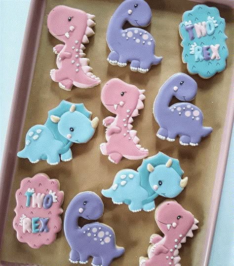 Stylish Girly Dinosaur Party for Girls Ideas + Decor | Mimi's Dollhouse Girly Dinosaur Party, Dinasour Birthday, 3rd Birthday Party For Girls, Girly Dinosaur, Girl Dinosaur Party, Chic Home Decor Ideas, Girl Dinosaur Birthday, 2nd Birthday Party For Girl, Dinosaur Birthday Party Decorations