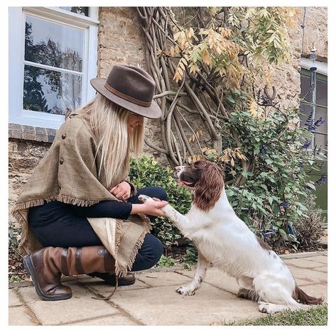 Earth Runners, Countryside Fashion, Country Walks, Brown Fedora, Country Casual, Country Walk, Classy Girl, Money Aesthetic, Old Money Aesthetic