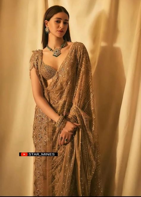 Celeb Saree Looks, Diamond Saree Design, Bengali Clothes, Reception Saree Look, Wedding Reception Look, Cool Style Outfits, Farewell Saree, Fashion Course, Saree Drapes