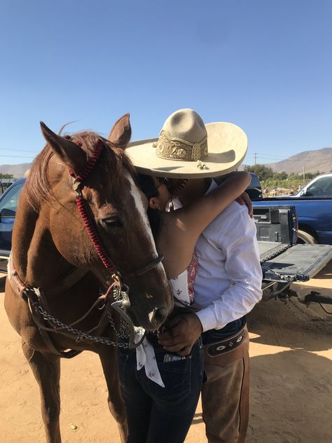 Charro Couple, Rhett And Summer, Takuache Couples, Elsie Silver Aesthetic, Nortenas Couples, Cute Rodeo Couple Pics, Rhett Eaton, Summer Hamilton, Vaquero Couple Goals