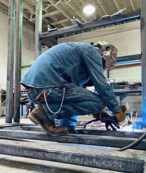 Construction Aesthetic Men, Blue Collar Men Aesthetic, Blue Collar Aesthetic Men, Blue Collar Outfit Men, Mechanic Guy Aesthetic, Blue Collar Men Worker Outfits, Work Boots Outfit Men, Welder Outfit Men, Mechanic Outfit Men