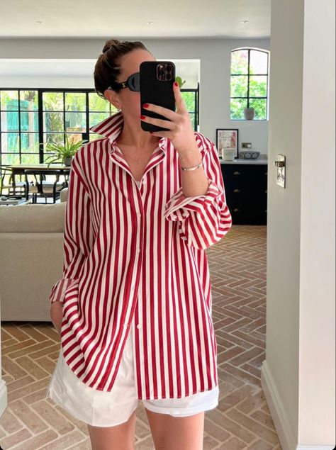 Striped Tshirt Outfits Summer, Red And White Striped Shirt Outfit, Red Striped Shirt Outfit, Striped Tshirt Outfits, Nantucket Fashion, Tshirt Outfit Summer, White Striped Shirt Outfit, Outfits With Striped Shirts, Red Striped Shirt