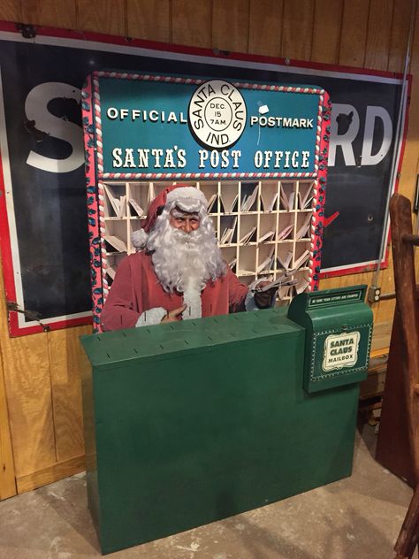 Esso Santa Claus Mailbox Station Christmas Mailbox Santa, Santas Post Office Ideas, Santa Claus Mailbox, North Pole Post Office, Office Decor Themes, Christmas Toy Shop, Santa Mailbox, Santa Experience, Mail Room