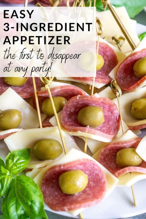 Olive Toothpick Appetizers, Appetizers With Cheese Cubes, Holiday Snack Ideas Party Appetizers, 3 Ingredient Finger Foods, Appetizers On A Stick Bite Size, Appetizer On Toothpick, Cheese And Meat Charcuterie Board Ideas, Anniversary Party Appetizers, Last Minute Finger Food Ideas