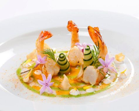 Beautiful Spring Shrimp Dish Fine Dining Starters, Prawns Appetizers, Fine Dining Plating, Ocean Food, Food Plating Techniques, Gourmet Food Plating, Bistro Food, Fine Dining Recipes, Shrimp Dishes