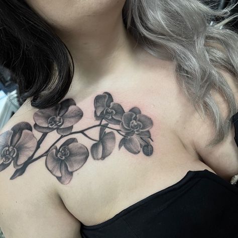 Black Orchid Tattoo, Flower Neck Tattoo, Orchid Flower Tattoos, Tattoos Feminine, Crystal Tattoo, Orchid Tattoo, Aquarius Tattoo, Tattoos Inspiration, Tattoo Board