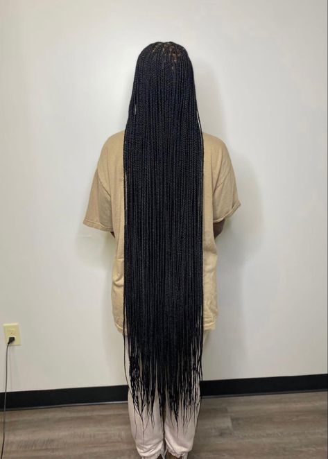 Long Knee Length Braids, Small Knotless Box Braids Knee Length, Knee Length Braids For Black Women, Long Knee Length Knotless Braids, Small Knotless Knee Length, Smedium Knotless Box Braids Thigh Length, Floor Length Box Braids, Extra Long Braids For Black Women, Knotless Box Braids Knee Length