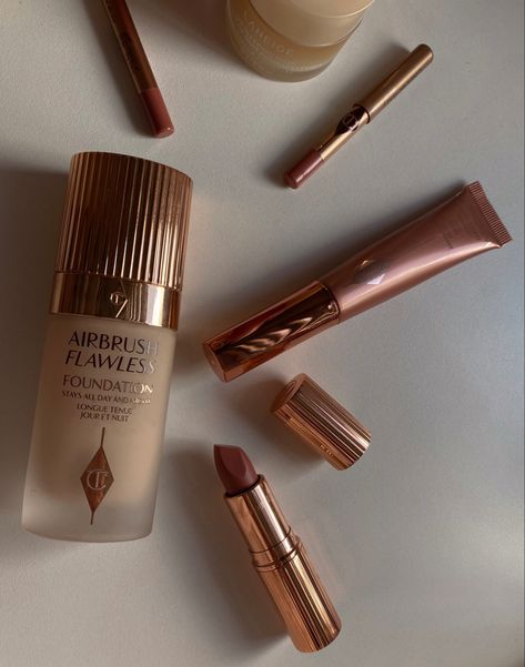 Charlotte Tilbury Aesthetic, Charlotte Tillbury, Makeup Board, Beauty Tips For Glowing Skin, Fancy Makeup, Makeup Obsession, Luxury Makeup, Flawless Makeup, Eyebrow Makeup