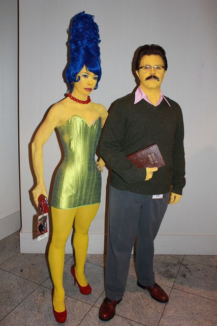 Halloween Costumes Marge Simpson, Simpsons Cosplay, Simpsons Costumes, Simpsons Marge, Epic Halloween Costumes, Ned Flanders, Best Cosplay Ever, Cartoon Cosplay, Marge Simpson