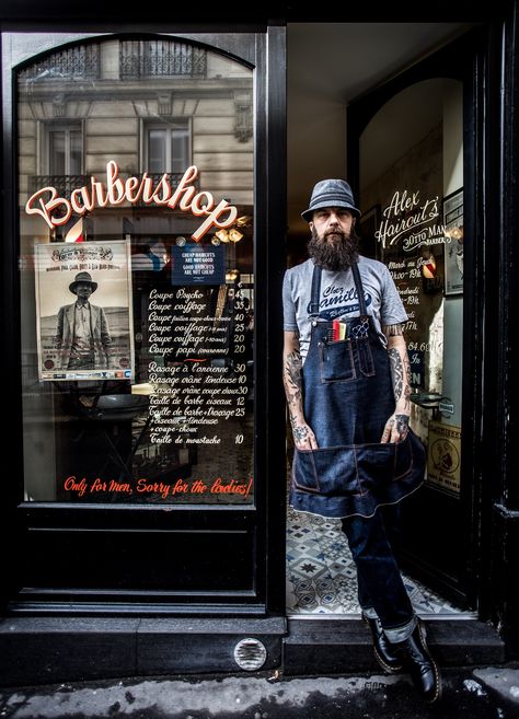 THE ORIGINALS SERIES. Meet true original Fatih, from Paris based barbershop Alex Haircuts. We find out how he puts his unique stamp on the Parisian barber scene. Read more on the blog Barber Shop Pictures, Barber Shop Interior, Barber Logo, Barbershop Design, Foto Langka, Barber Shop Decor, Hair Shop, Barber Life, Salon Design