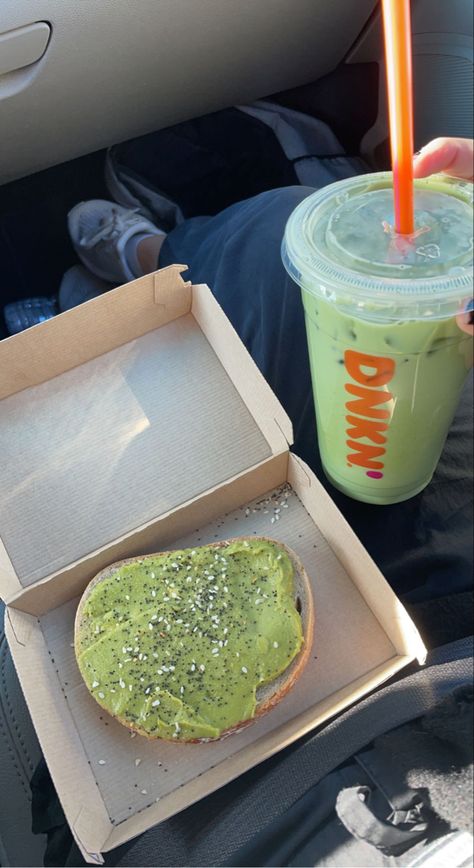 Dunkin Breakfast, Dunkin Matcha, Matcha Drinks, Pic Collage, Matcha Drink, Iced Matcha, Food Dessert, Eat Well, Food Obsession