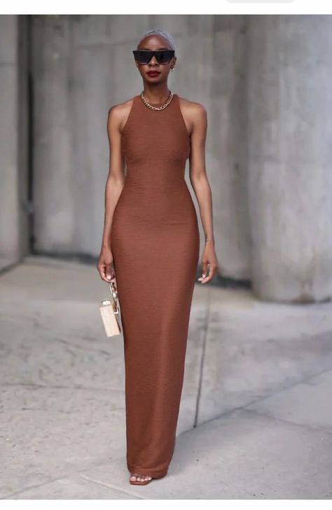 Neutral Color Dinner Outfit, Classy Earth Tone Outfits, Nude Outfit Black Women, Shades Of Brown Outfit, Successful Women Style, Outfit Elegantes, Black Women Dress, 2piece Outfits, Dinner Dress Classy