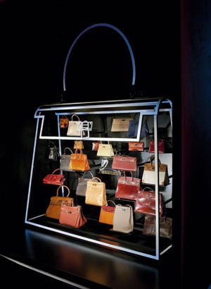 Display Visual Merchandising, Purse Display, Handbag Display, Decoration Vitrine, Shop Fittings, Store Windows, Bag Display, Showroom Design, Exhibition Display