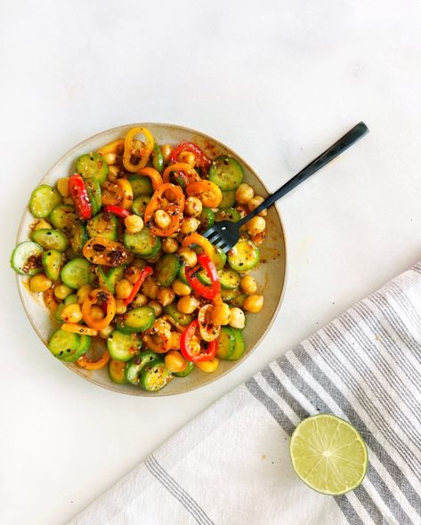 Salad With Peppers, Sweet And Spicy Chili, Chili Crunch, Spicy Chili Recipe, Everything But The Bagel Seasoning, Carb Free Recipes, Crunch Salad, Everything But The Bagel, Crunch Recipe