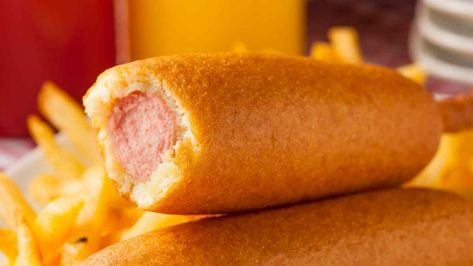 Jiffy Corn Dogs, Hot Dog Appetizers, Corndog Recipe, King Of Queens, Corn Dog, Hot Dog Recipes, Corn Dogs, Fair Food Recipes, Dog Recipes